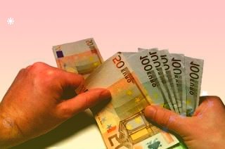 药师帮再次递表港交所：三年半累计亏损27.64亿元，自营业务GMV上半年